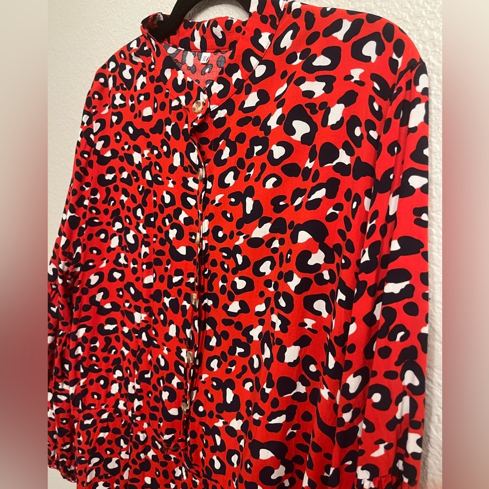 Oversized red and navy leopard dress